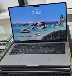 New Laptop Apple MacBook Pro 2021 M1 16GB Apple M1 Pro SSD 512GB