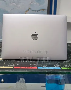 New Laptop Apple MacBook Pro 2022 M2 8GB Apple M2 SSD 256GB