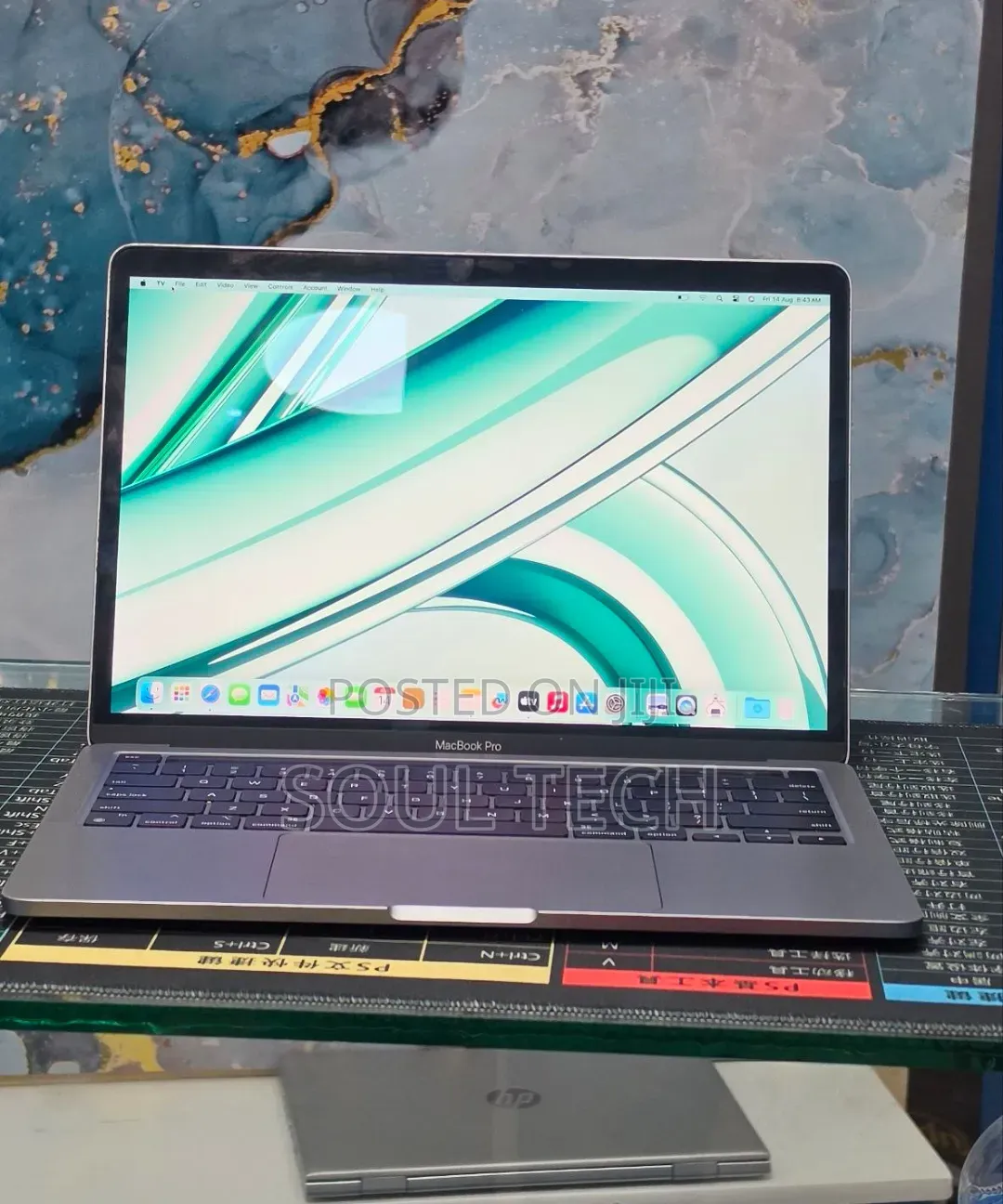 New Laptop Apple MacBook Pro 2022 M2 8GB Apple M2 SSD 256GB
