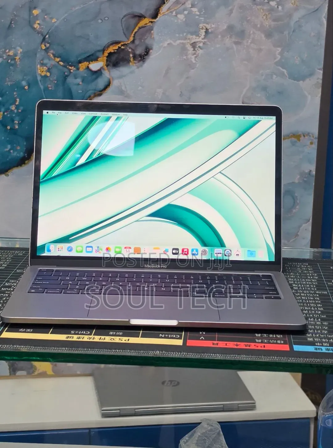 New Laptop Apple MacBook Pro 2022 M2 8GB Apple M2 SSD 256GB