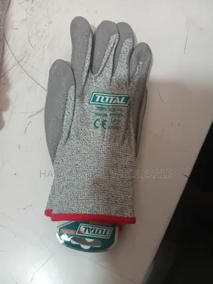 Total Cut-Resistant Safety Gloves