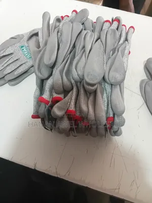 Total Cut-Resistant Safety Gloves