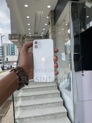 Apple iPhone 11 64 GB White