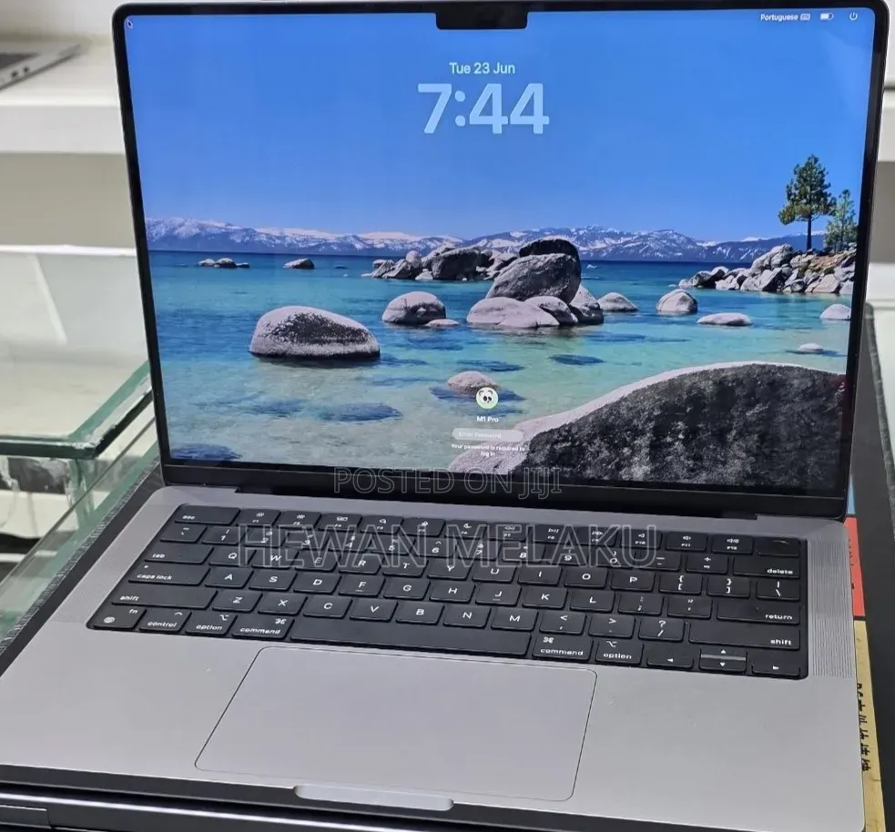 New Laptop Apple MacBook Pro 2021 M1 16GB Apple M1 Pro SSD 512GB