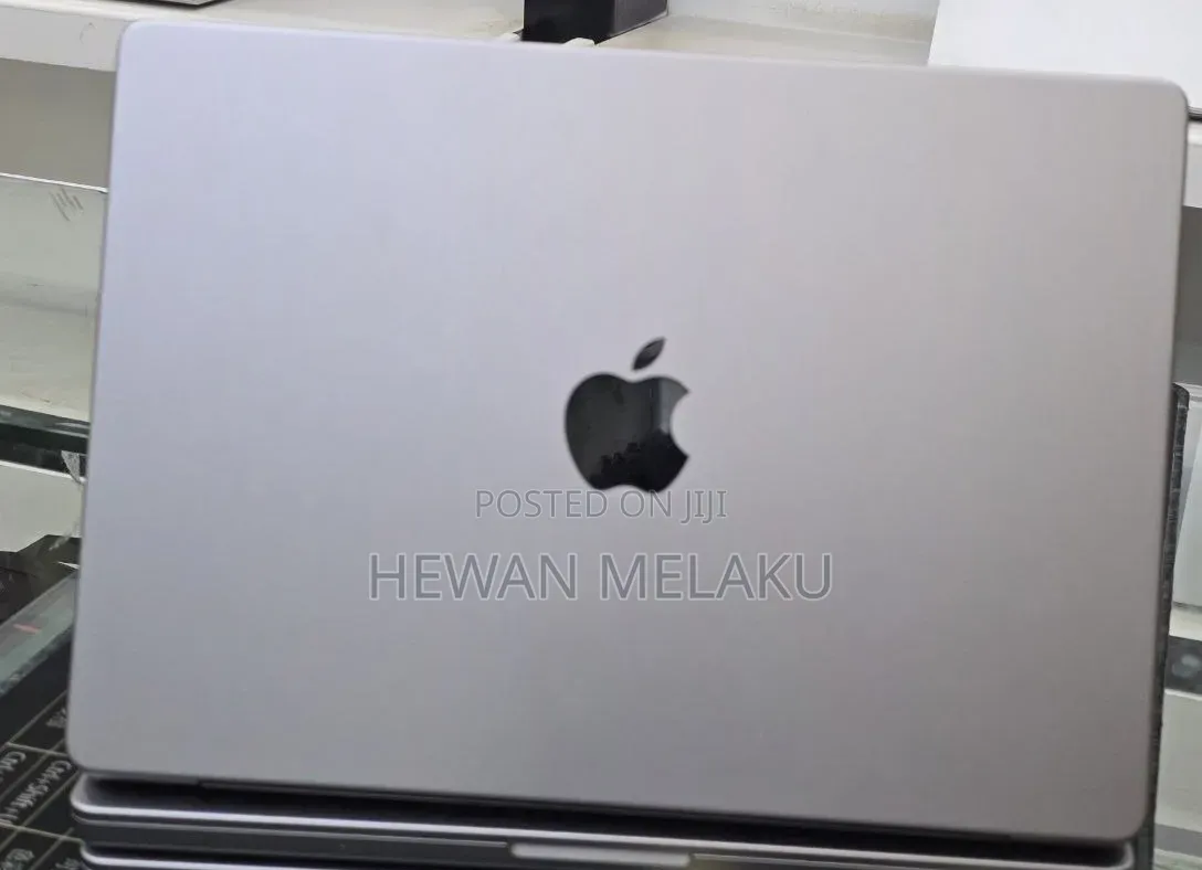 New Laptop Apple MacBook Pro 2021 M1 16GB Apple M1 Pro SSD 512GB