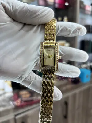 Gucci Gold Rectangular Women's Quartz Watch - Diamond Bezel Scale