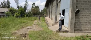 የሚከራይ የጋራጅና የኮንክሪት ማምረቻ የሚሆን