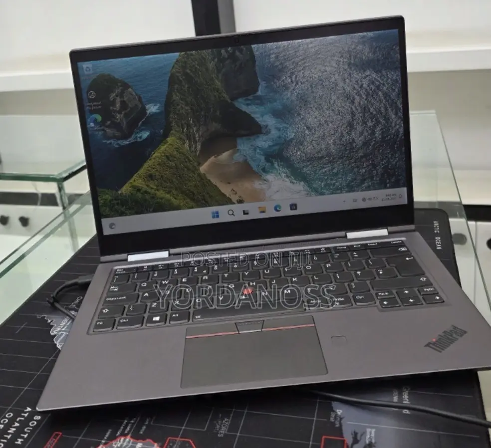 New Laptop Lenovo ThinkPad X1 Yoga 16GB Intel Core i7 SSD 512GB