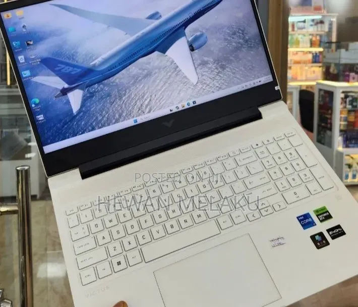 New Laptop HP Victus 16 16GB Intel Core i7 SSD 1T