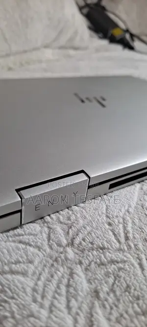 New Laptop HP Envy x360 8GB Intel Core i7 SSD 512GB