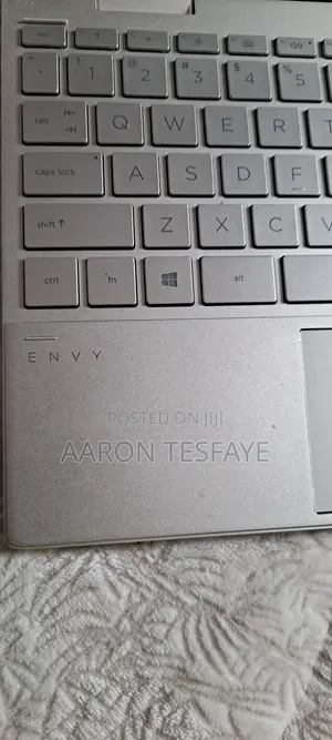 New Laptop HP Envy x360 8GB Intel Core i7 SSD 512GB