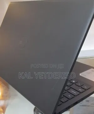 New Laptop Dell Inspiron 15 3530 8GB Intel Core i5 SSD 512GB