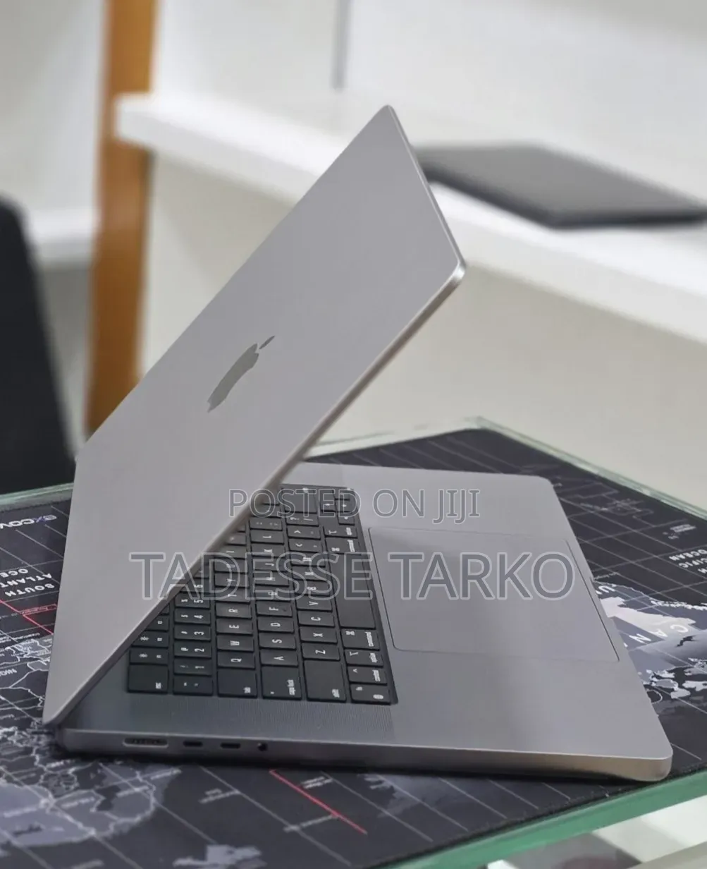 New Laptop Apple MacBook Pro 2023 M2 16GB Apple M2 SSD 512GB