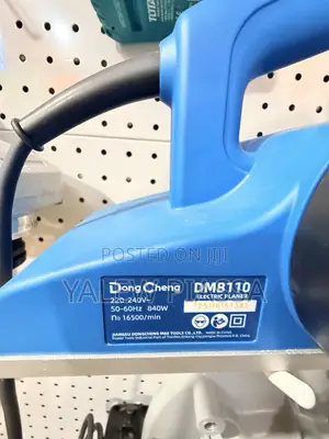 Dong Cheng DMB110 Is a Heavy-Duty Electric Wood Planer