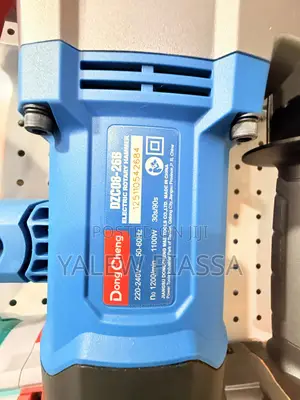 DongCheng DZC08-26B Is a Heavy-Duty 1100W Electric Rotary Hammer