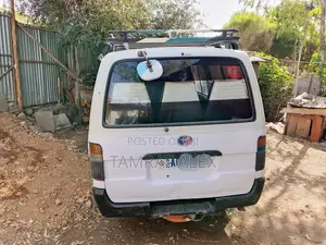 Toyota HiAce 1996 White