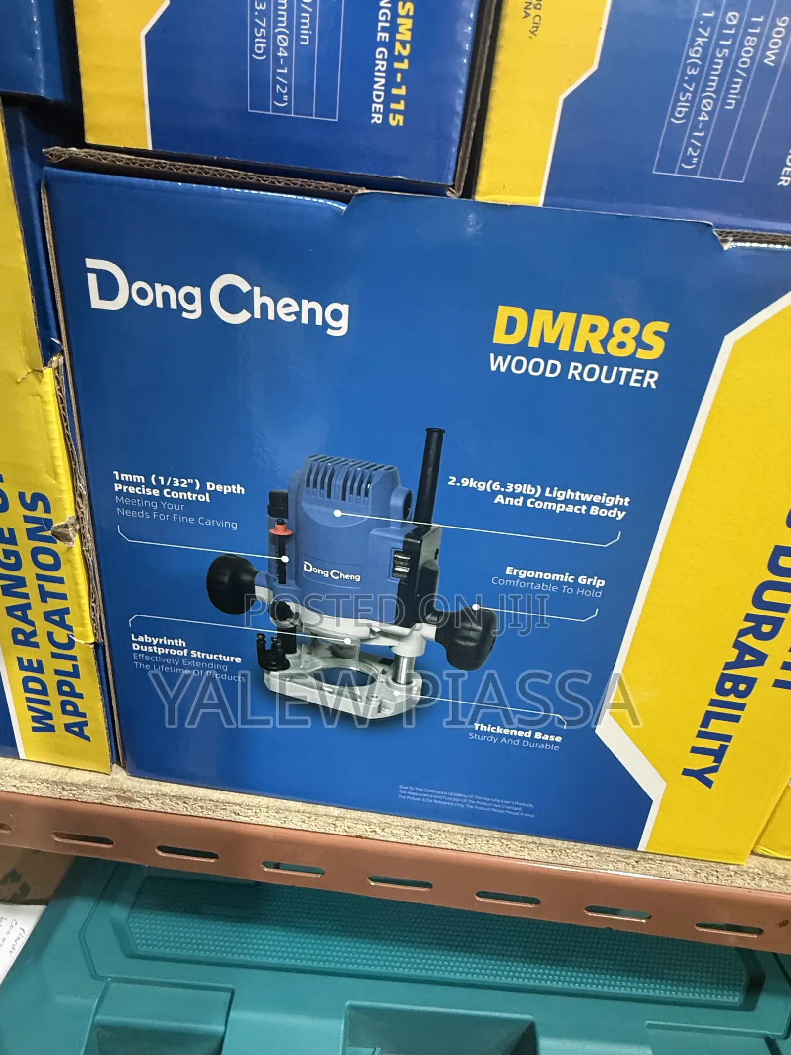 Dong Cheng DMR8S Wood Router, a 900W Compact Woodworking