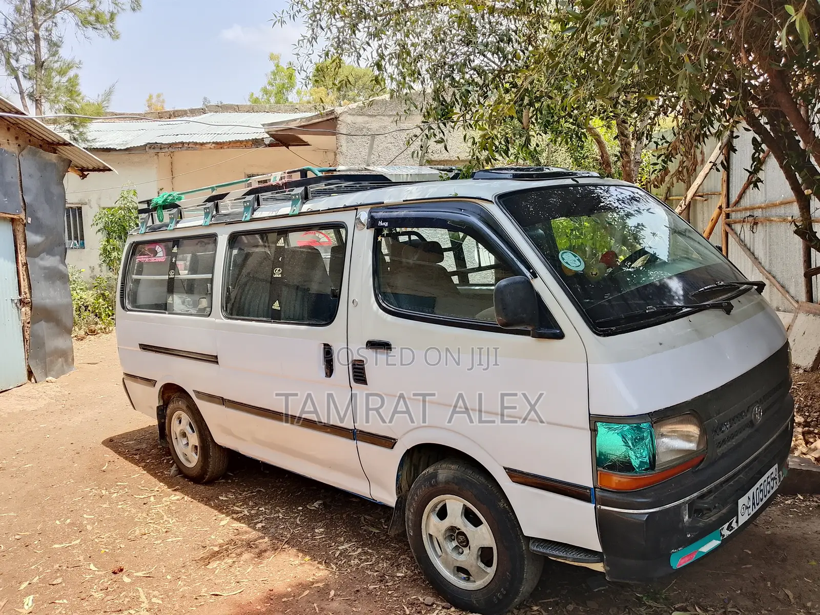 Toyota HiAce 1996 White