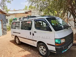 Toyota HiAce 1996 White