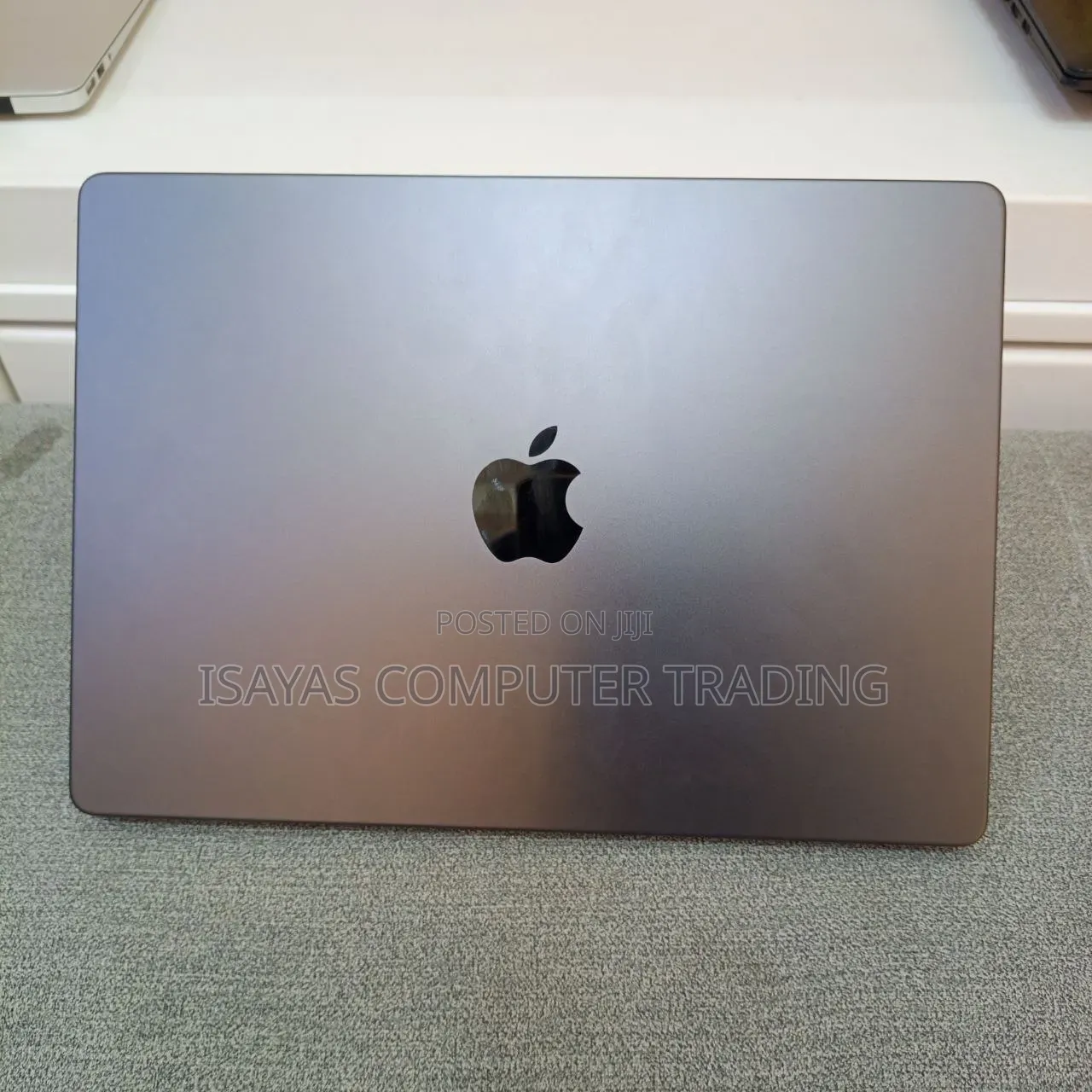 New Laptop Apple MacBook Pro 2025 M5 16GB Apple M5 Pro SSD 512GB