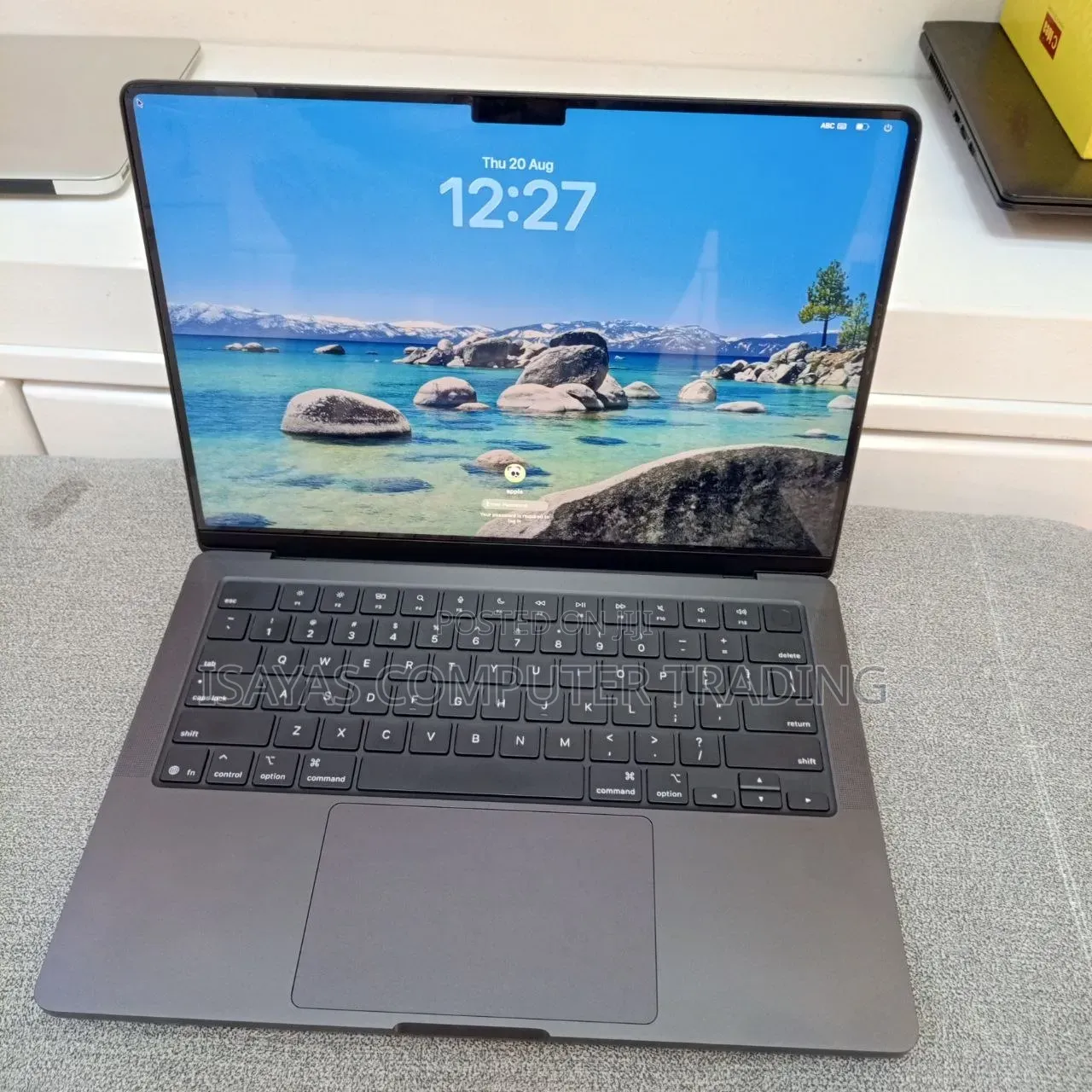 New Laptop Apple MacBook Pro 2025 M5 16GB Apple M5 Pro SSD 512GB
