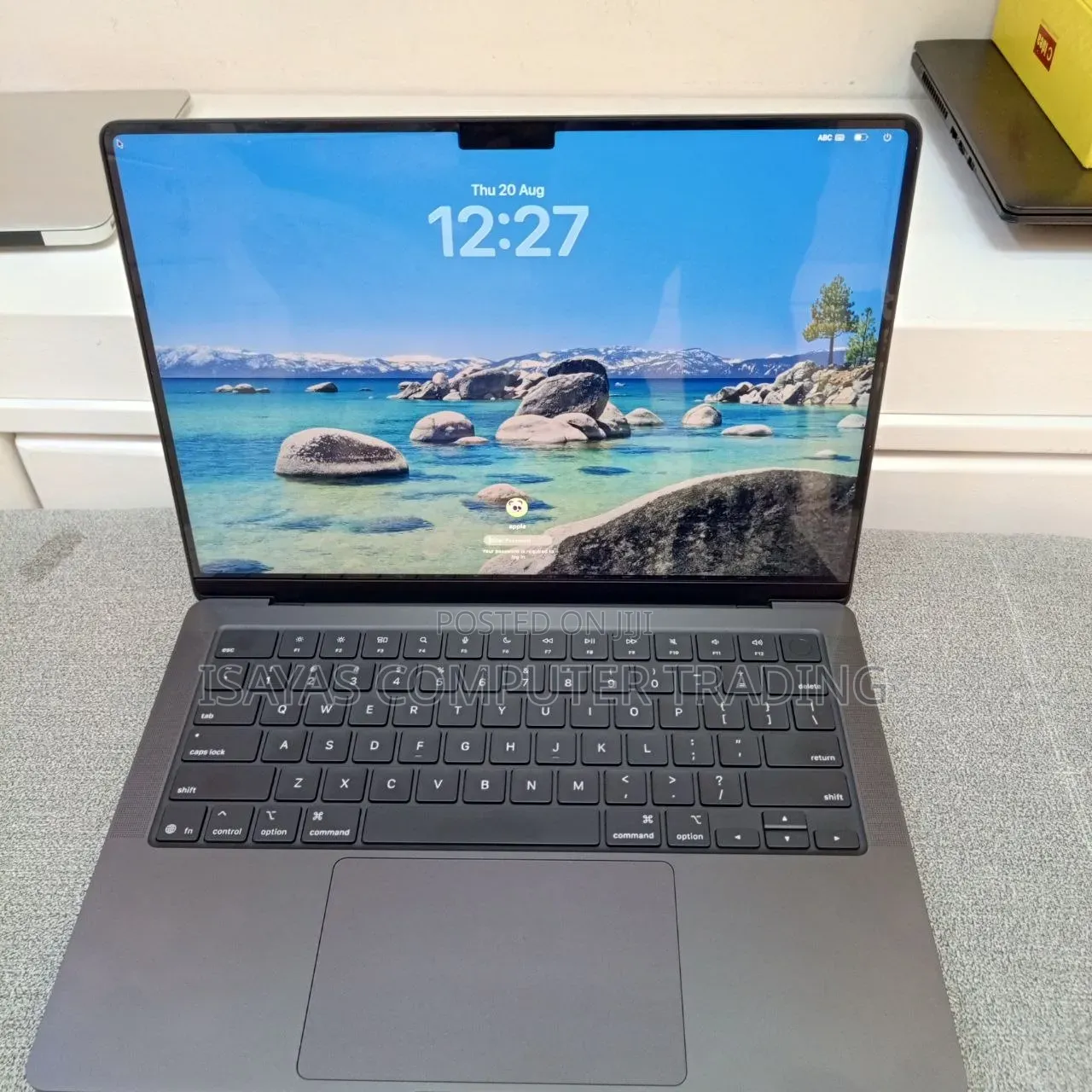 New Laptop Apple MacBook Pro 2025 M5 16GB Apple M5 Pro SSD 512GB