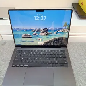 New Laptop Apple MacBook Pro 2025 M5 16GB Apple M5 Pro SSD 512GB