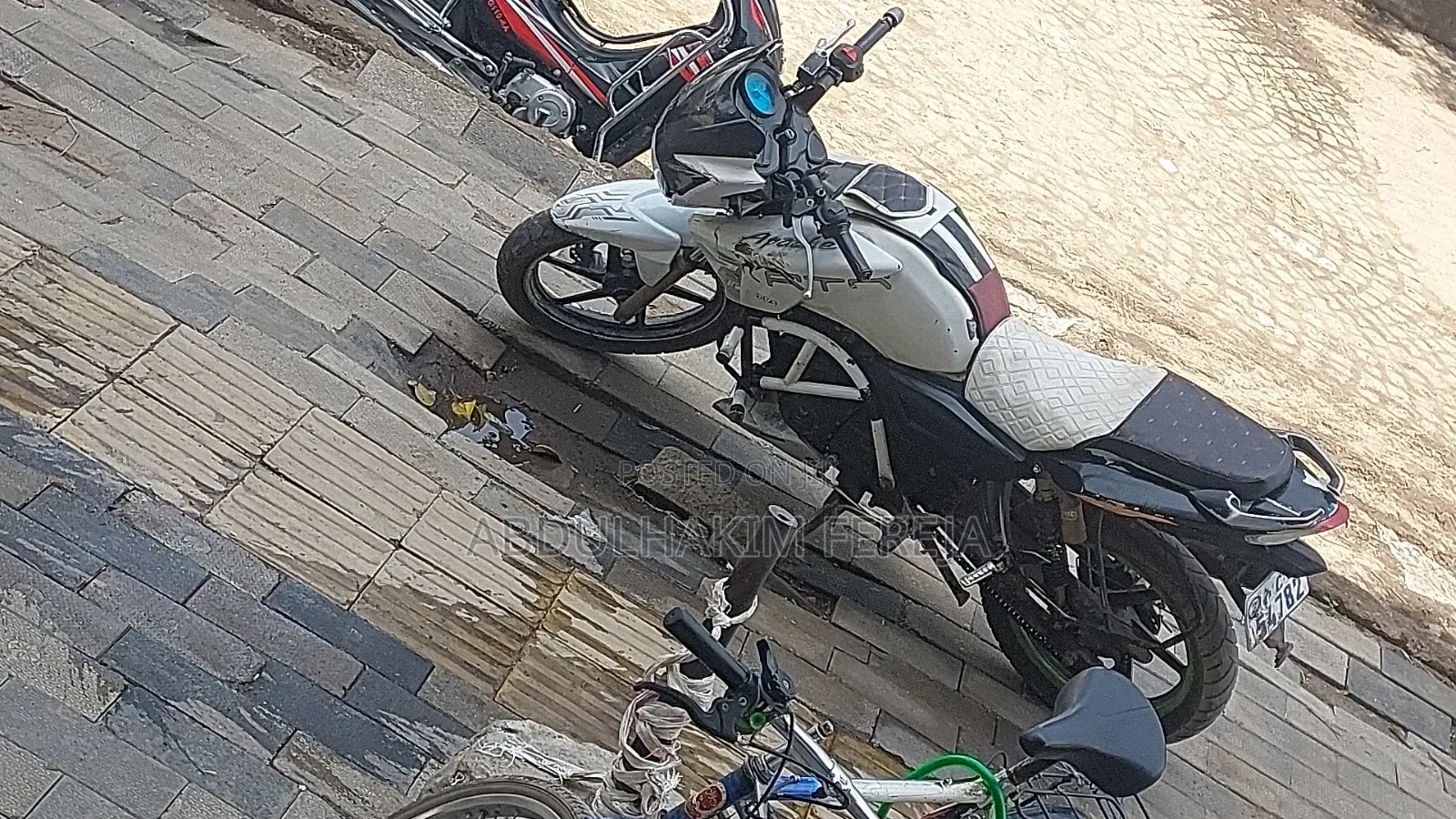 TVS Apache 180 RTR 2017 White