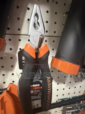 Finder 8 Combination Plier (No.190456) Is a 150mm