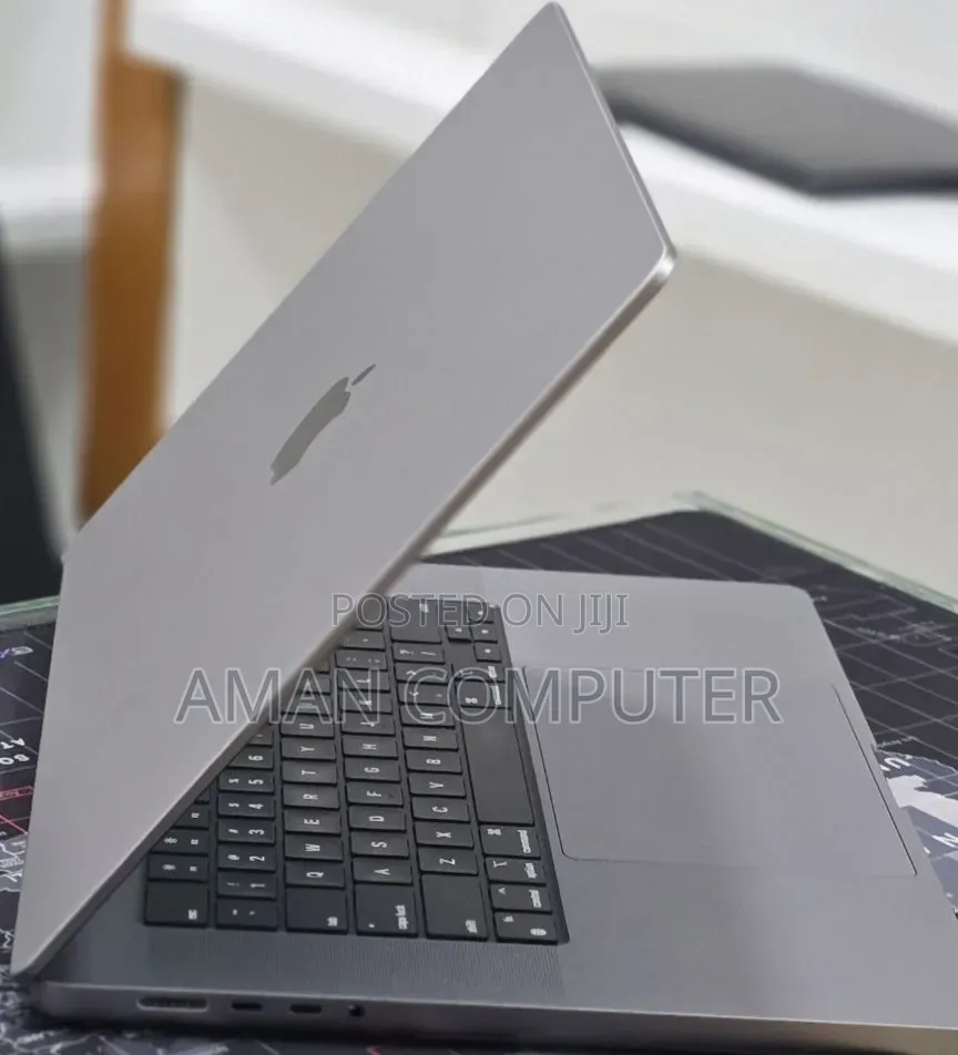 New Laptop Apple MacBook Pro 2023 M2 16GB Apple M2 SSD 512GB