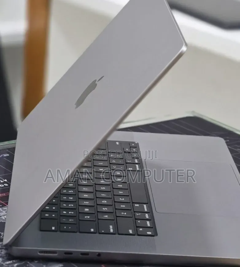 New Laptop Apple MacBook Pro 2023 M2 16GB Apple M2 SSD 512GB