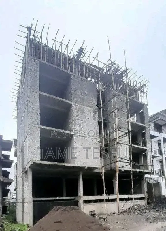 8bdrm House in Hayat, Bole for Sale