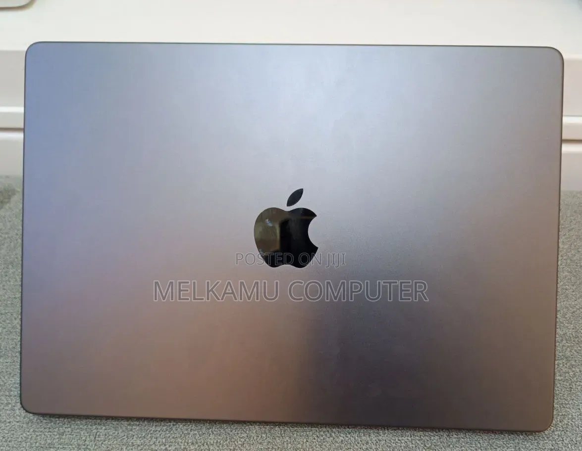 New Laptop Apple MacBook Pro 2025 M5 16GB Apple M5 SSD 512GB