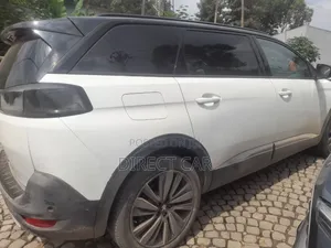 Peugeot 5008 2022 White