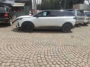 Peugeot 5008 2022 White