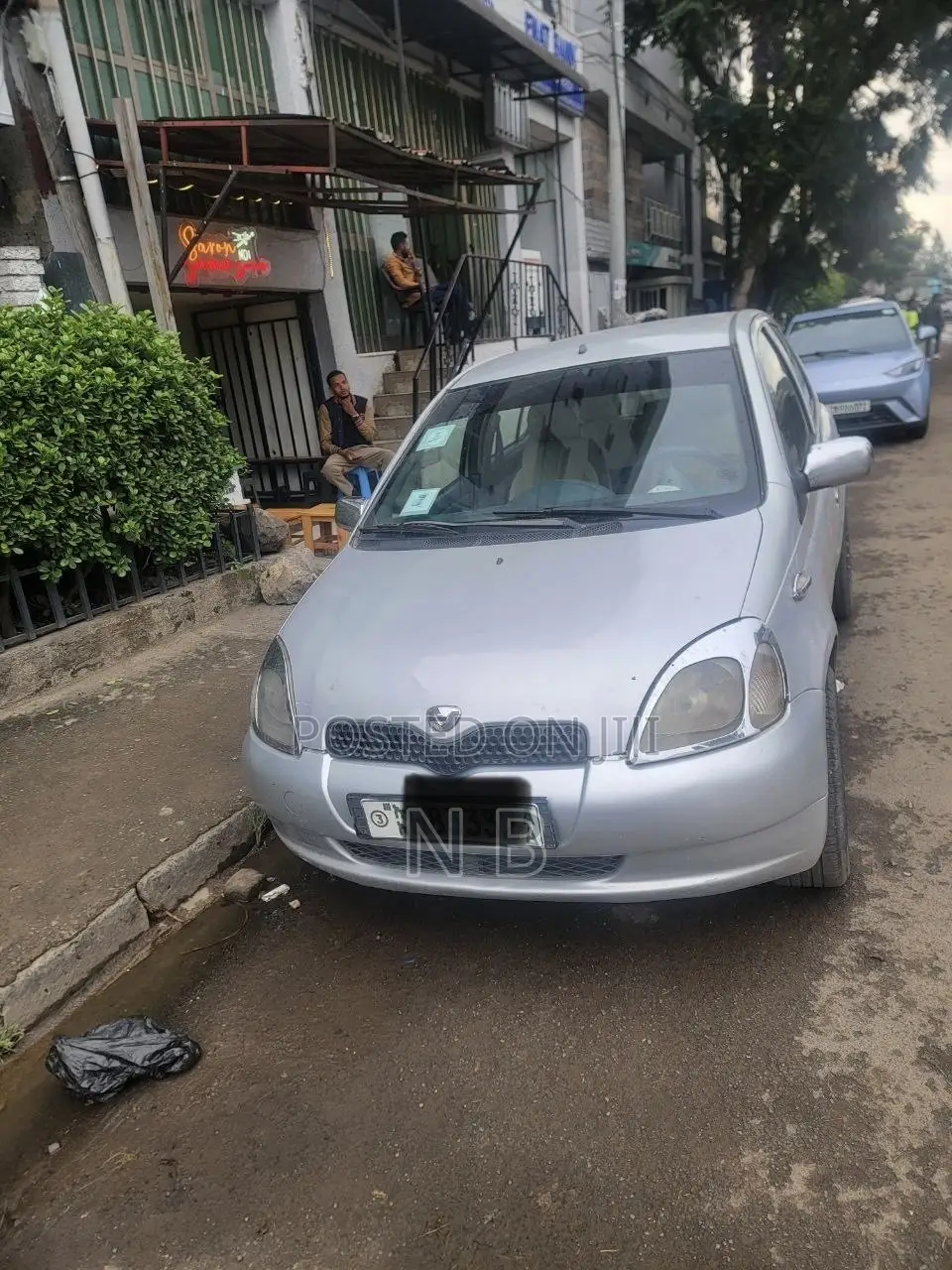 Toyota Vitz 2002 Silver