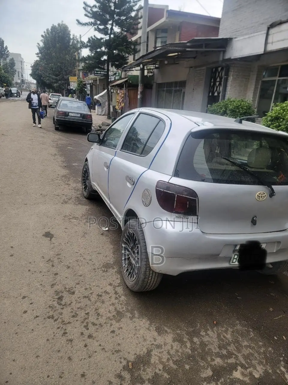 Toyota Vitz 2002 Silver