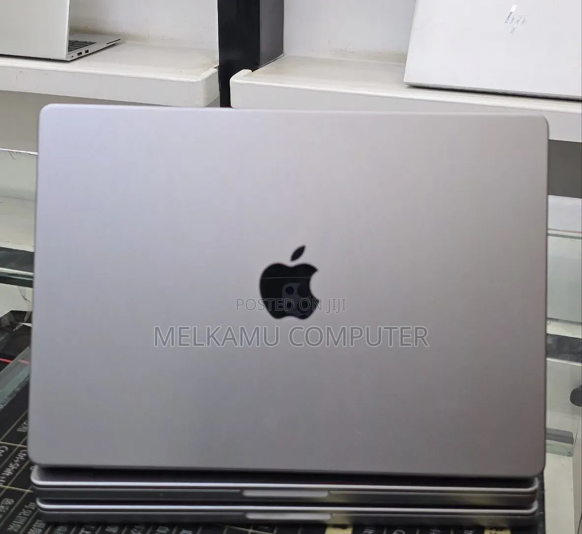 New Laptop Apple MacBook Pro 2021 M1 16GB Apple M1 Pro SSD 512GB
