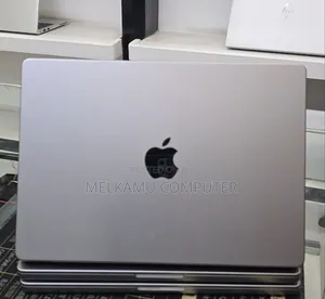 New Laptop Apple MacBook Pro 2021 M1 16GB Apple M1 Pro SSD 512GB