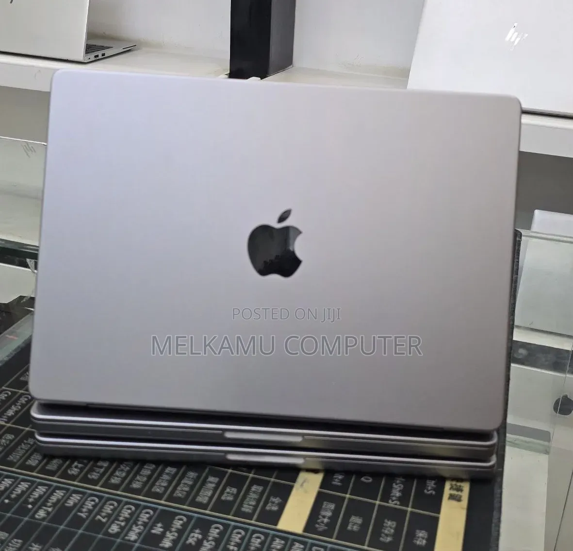 New Laptop Apple MacBook Pro 2021 M1 16GB Apple M1 Pro SSD 512GB
