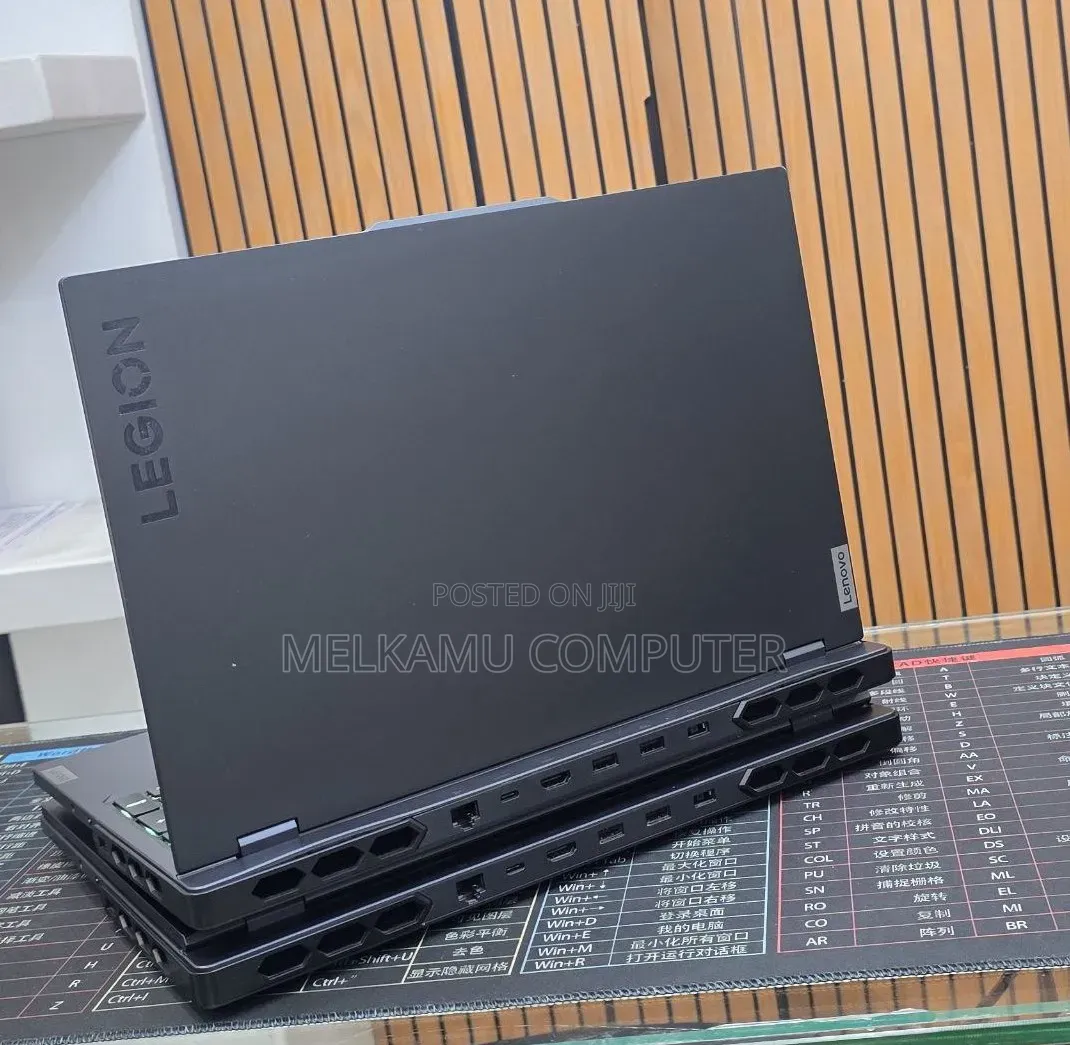 New Laptop Lenovo Legion Pro 7 48GB Intel Core i9 SSD 1T