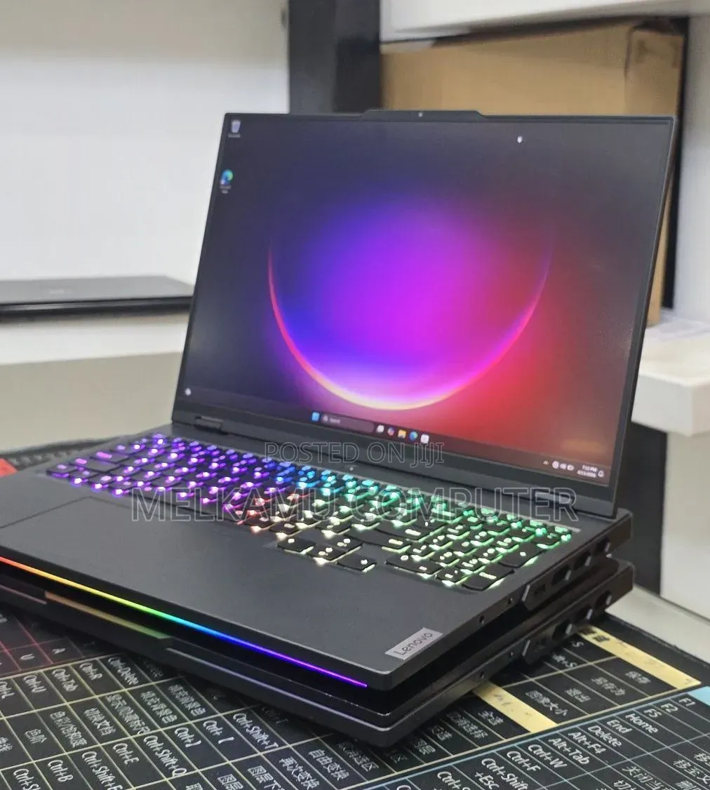 New Laptop Lenovo Legion Pro 7 48GB Intel Core i9 SSD 1T