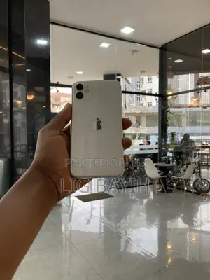 Apple iPhone 11 64 GB White