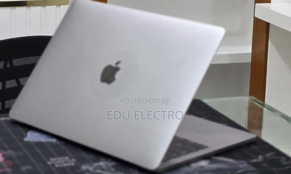 New Laptop Apple MacBook Pro 2017 16GB Intel Core i5 SSD 512GB