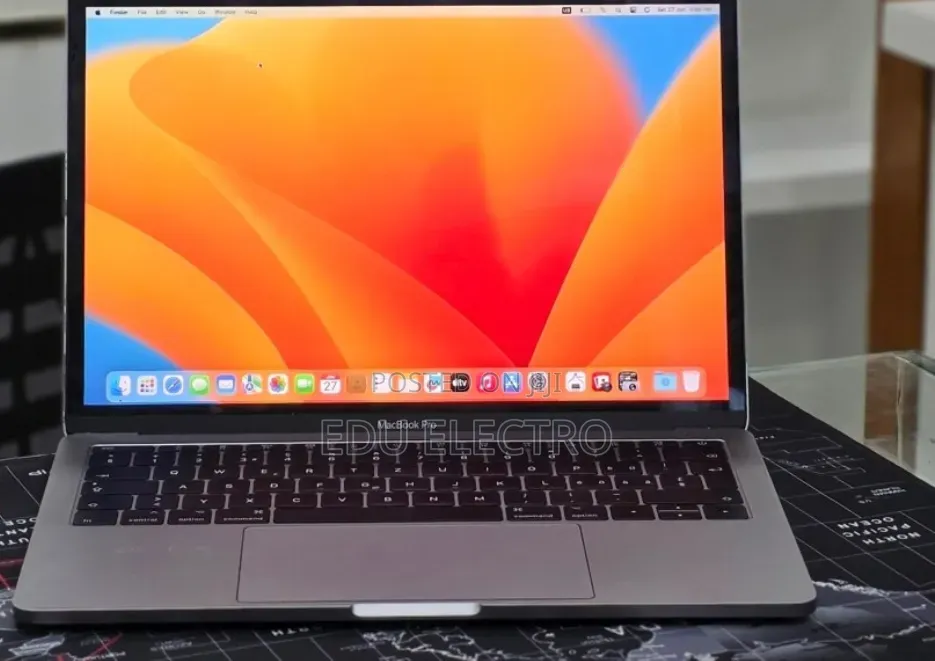 New Laptop Apple MacBook Pro 2017 16GB Intel Core i5 SSD 512GB