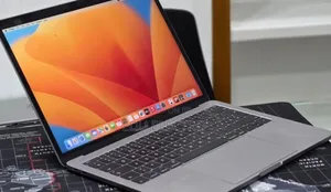 New Laptop Apple MacBook Pro 2017 16GB Intel Core i5 SSD 512GB