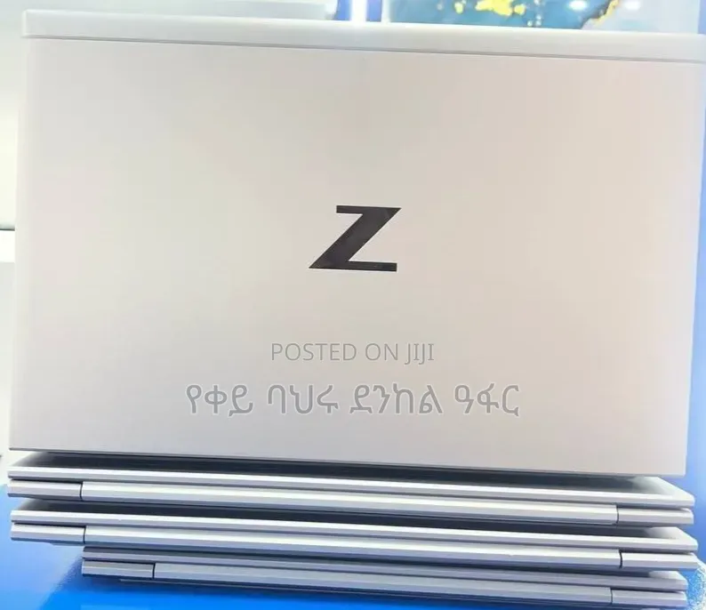 New Laptop HP ZBook Firefly G8 16GB Intel Core i7 SSD 512GB