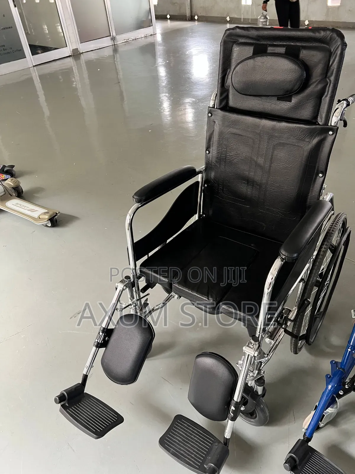 ምቹና ጠንካራ ዊልቸር — Comfortable Strong Wheelchair