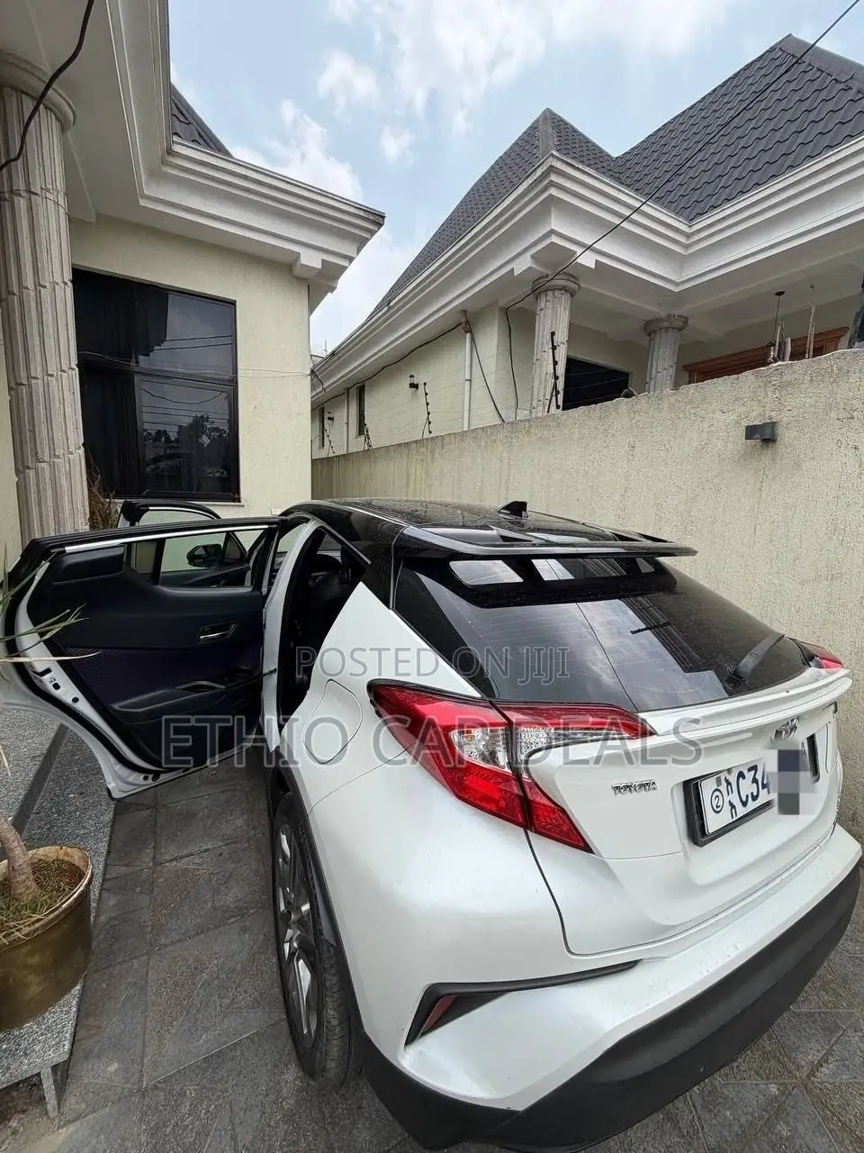 Toyota C-HR 2023 White