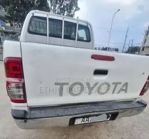 Toyota Hilux 2008 White